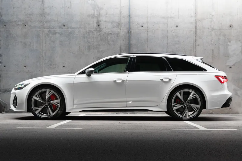 Audi RS6 Performance – профил отстрани
