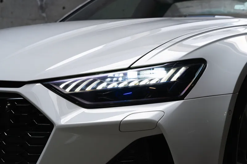 Матричен LED фар на Audi RS6 Performance – детайл